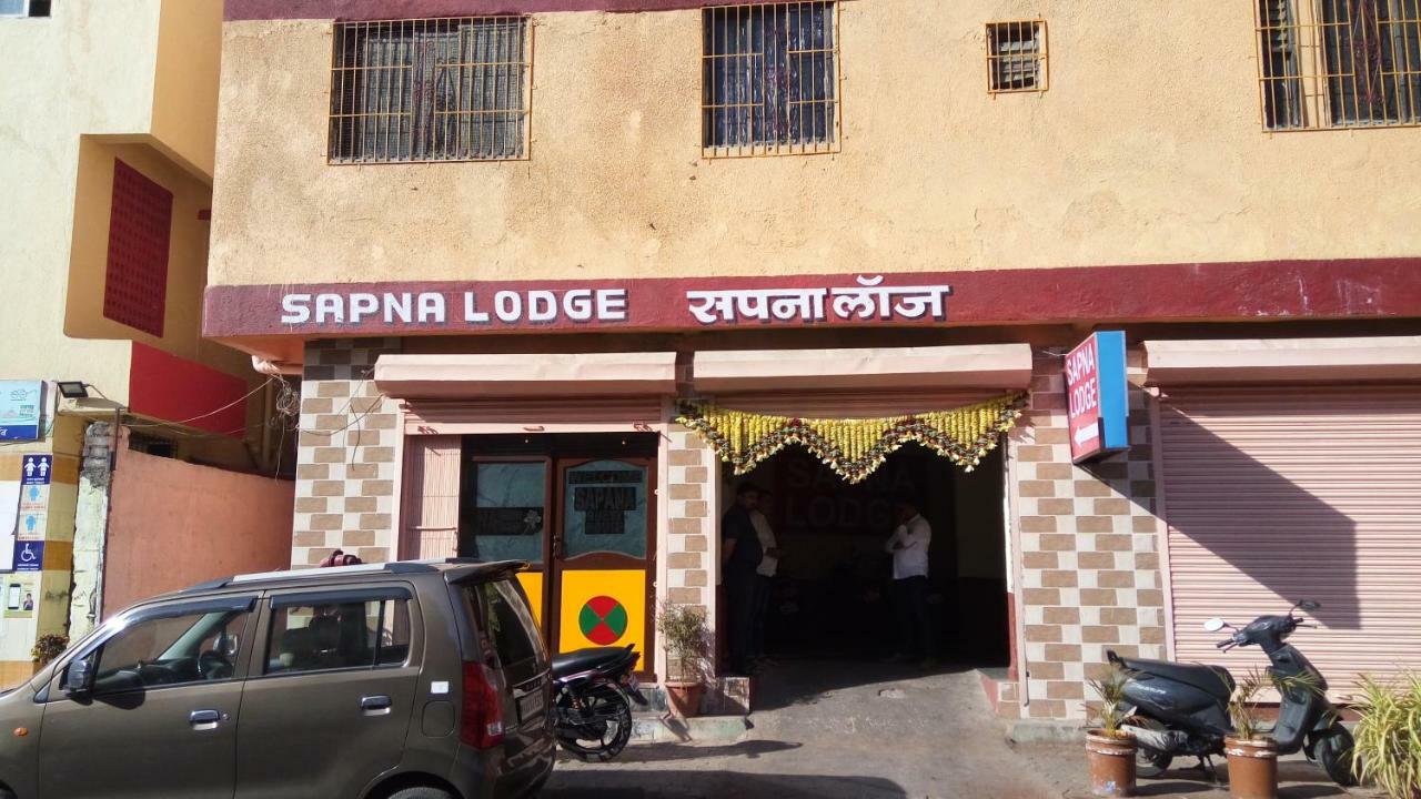 Hotel Sapna Lodge Vashi ภายนอก รูปภาพ